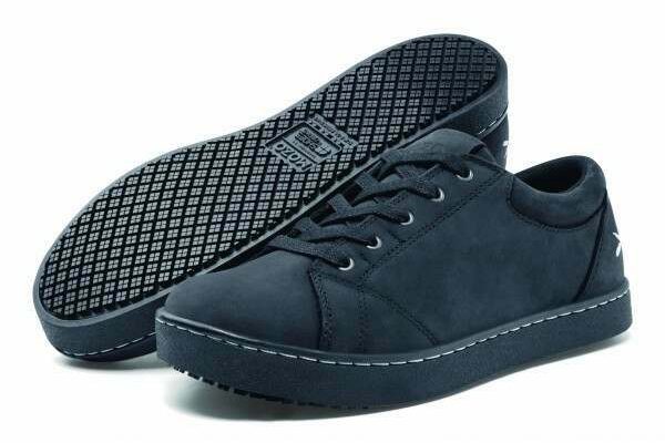 Water-resistant black leather shoe for work: the Mavi model