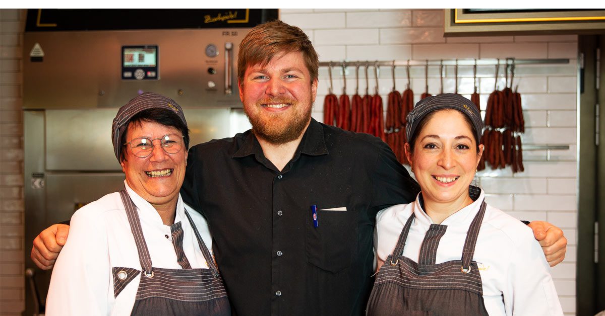 Employés de boucherie de supermarché