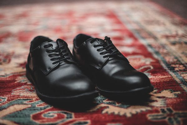 Cambridge smart and stylish shoe for working in upscale hotel bars and pubs