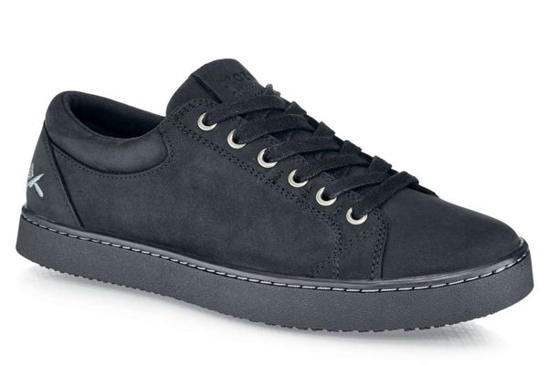 Grind with breathable black leather uppers and black slip-resistant outsoles