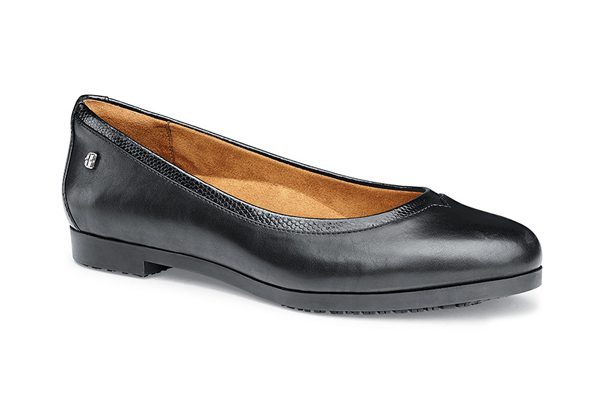 Reese slip-resistant restaurant host shoes in black