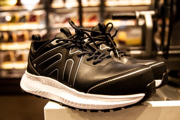 Metal free Colly safety shoe style in black with extra cushioning