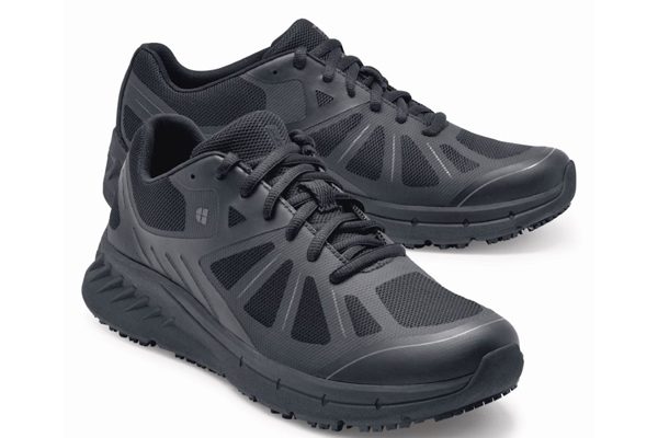 Zapatos del modelo Endurance II, en color negro, de Shoes For Crews.  