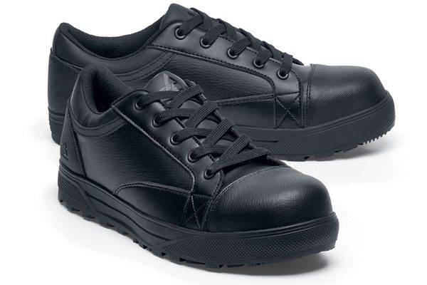 Der Fergus – S3 Sicherheitsschuh mit robuster Composite-Zehenschutzkappe, wasserabweisender Oberfläche aus Leder oder Denim und rutschhemmender Außensohle