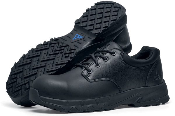 Black, waterproof, metal-free Barra style with slip-resistant outsoles